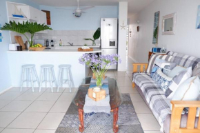 Chaka's Paradise Apt with stunning Sea Views!!